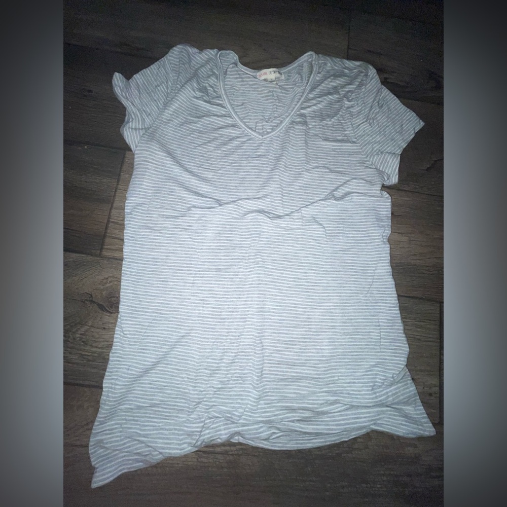 Zenana Outfitters Gray Relaxed V-Neck Short Sleeve Tee